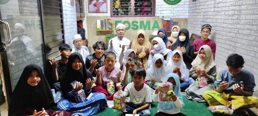 Kebun Raya Bogor Berikan Santunan Kepada Anak Yatim-Piatu pada malam puncak Maulid Nabi Muhammad SAW