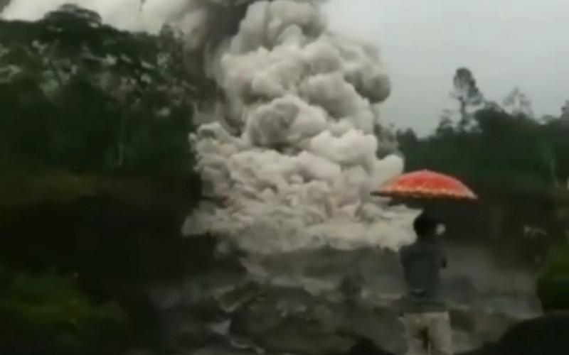 Sebanyak 13 Warga Meninggal Dunia Akibat Erupsi Gunung Semeru