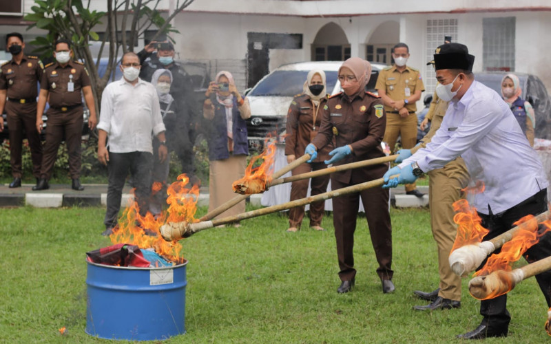 Razia KTR, Bima Temukan Promosi Rokok Terselubung Diwarung dan Minimarket