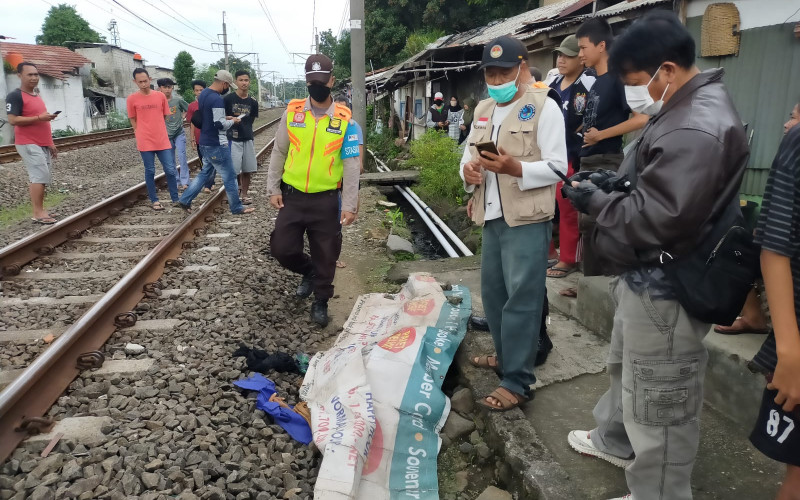 Wanita Diduga ODGJ Tewas Tertabrak Kereta di Tanah Sareal Bogor