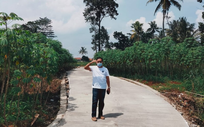 Pemdes Cibatok 2 Gunakan Samisade Buat Buka Akses Jalan antar Dua Desa