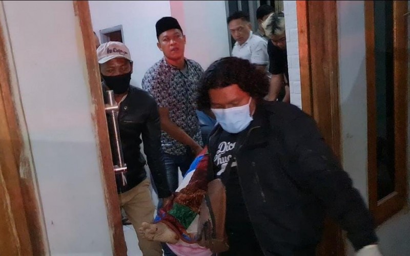 IRT di Bogor Ditemukan Tewas Bersimbah Darah, Polisi Masih Cari Suami yang Menghilang