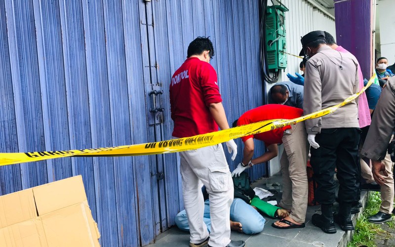 Diduga Sakit, Ojol di Bogor Meninggal Dunia Depan Ruko