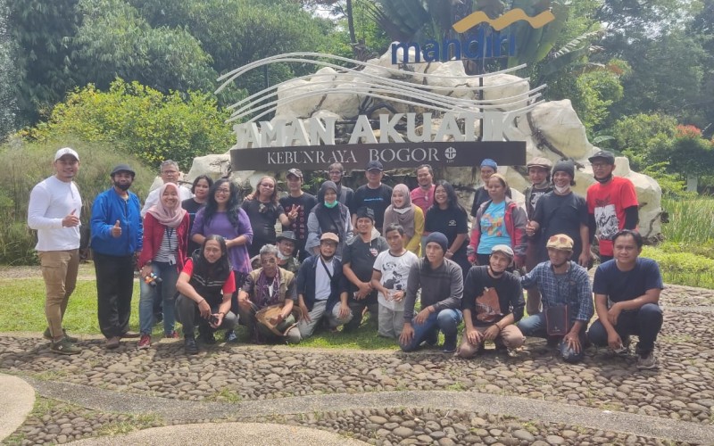 Komunitas Pelukis dan Kebun Raya Bogor Gelar Melukis Bersama Dengan Tema Ada Cinta di Aquatik
