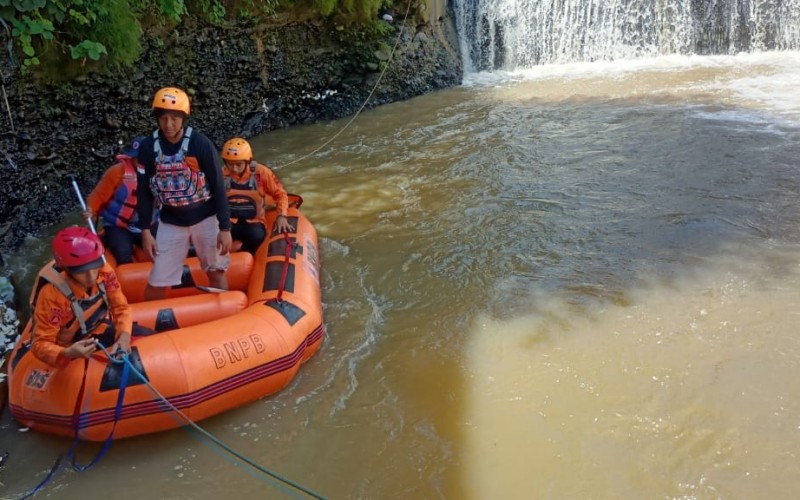 Tim SAR Berhasil Menemukan Muhammad Jimly yang Tertelan Aliran Sungai Cisadane