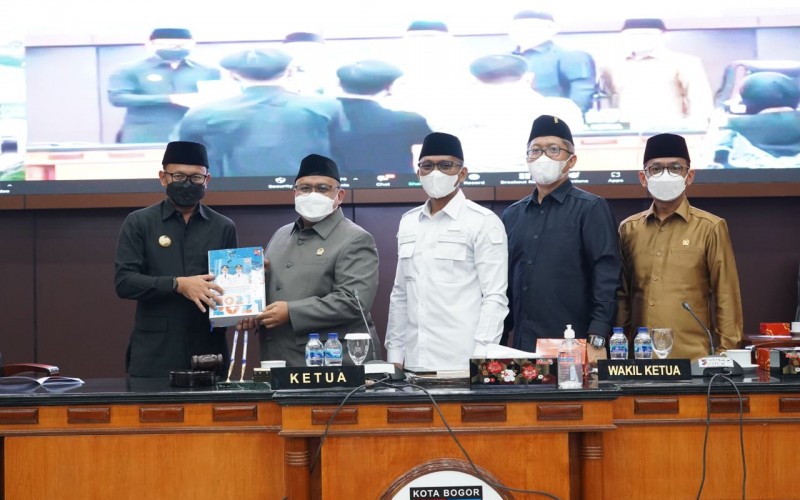Walikota Bima Arya Sampaikan LKPJ Tahun 2021 di Sidang Paripurna DPRD