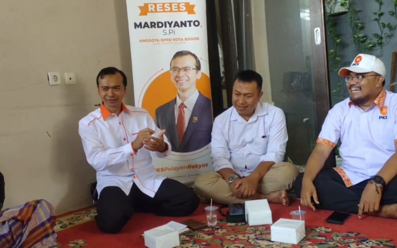 Warga Bogor Selatan Keluhkan Minimnya Lahan TPU ke Anggota Dewan Saat Reses