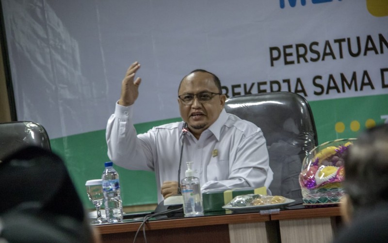Jadi Pembuka Diklat PGRI Kota Bogor, Atang : “Tidak Ada Mantan Guru, Guru Mesti Terus Menginspirasi”