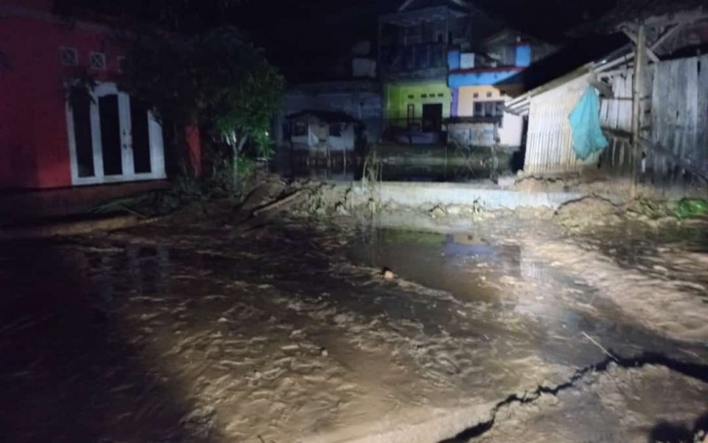 Sungai Ciasarua Kembali Banjiri Rumah Warga Purasari