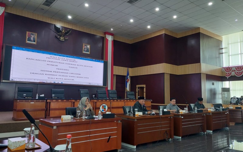 Pansus Raperda Sistem Pertanian Organik Tampug Masukan Petani