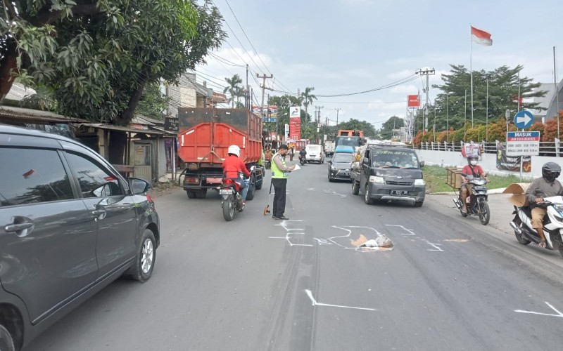 Mau Belok, Pemotor di Cileungsi Meninggal Dunia Tertabrak Truk