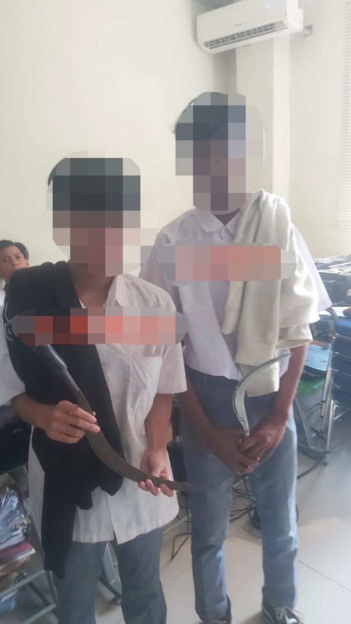 Diduga Hendak Tawuran Dua Pelajar Diamankan Polisi