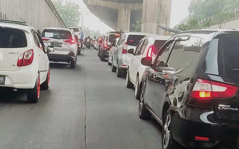 Liburan Akhir Pekan, Jalan Soleh Iskandar Macet Sepanjang 5 Kilo Meter