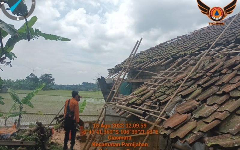 61 Rumah di Pamijagan Rusak Diterjang Angin Kencang
