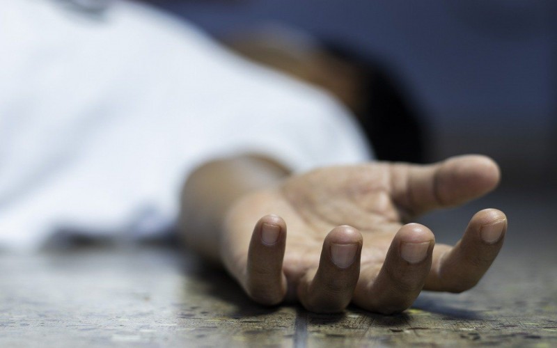 Diduga Sakit, Pria Paruh Baya Meninggal Dunia saat Perbaiki Atap Rumah di Bogor