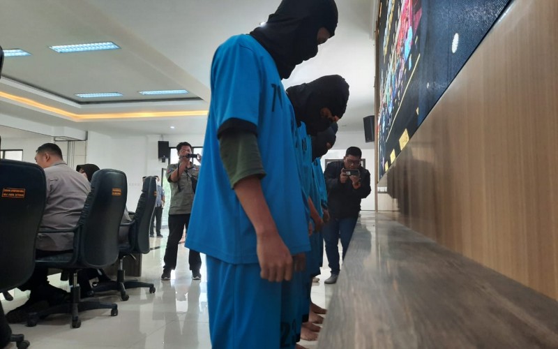 Polisi Bekuk 5 Orang Gangster Tanjakan Crew Ciseeng