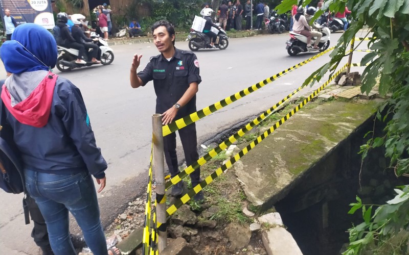 Ini Identitas Pemotor Yang Hilang Terseret Saluran Air di Bogor