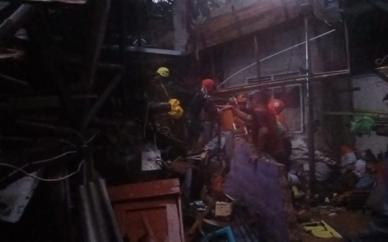 Tebing di Bogor Longsor, 5 Orang Tertimbun