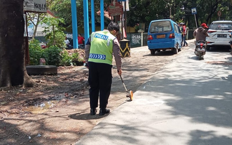 Pemotor di Bogor Tewas Usai Kecelakaan Dengan Truk Tronton