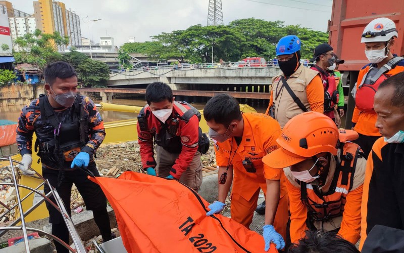 Mahasiswi yang Terseret Banjir di Bogor Ditemukan di Jakarta