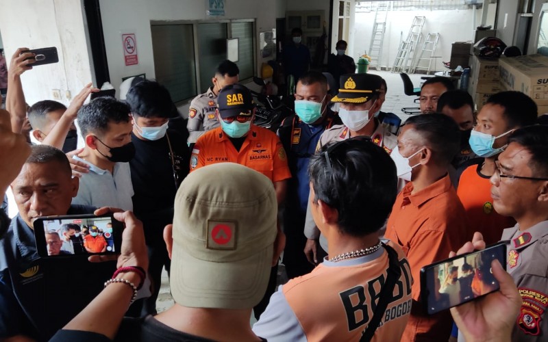 Tangis Keluarga Pecah saat Tim SAR Serahkan Jenazah Mahasiswi IPB