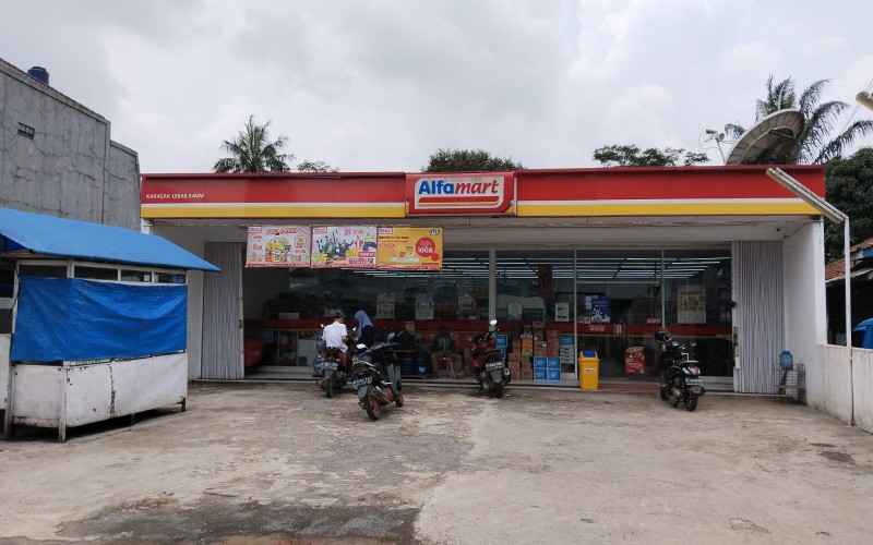 Alfamart Karacak Dibobol Kawanan Perampok, Uang Puluhan Juta Raib