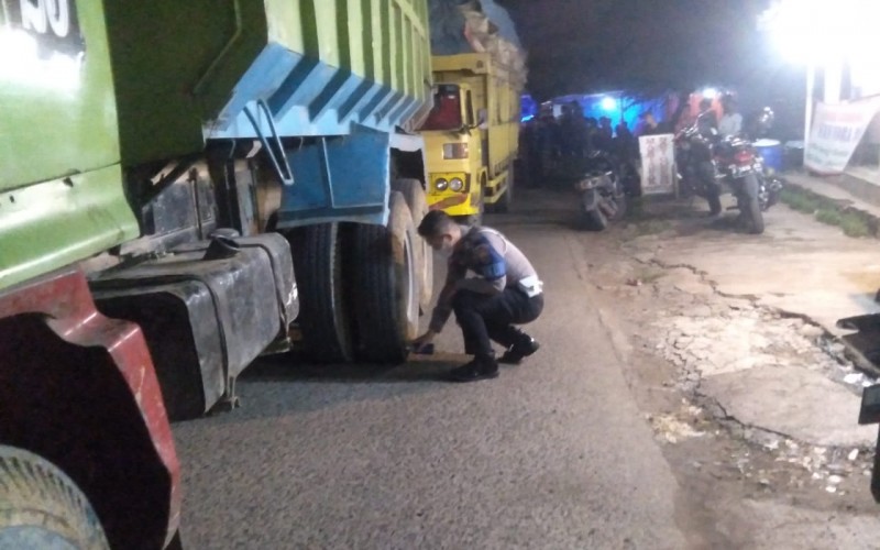 Senggolan Stang Motor, Remaja Tewas Kecelakaan Dengan Dump Truk di Bogor