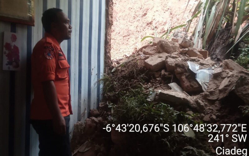 Longsor Timpa Rumah di Bogor, Dua Bocah Luka-Luka