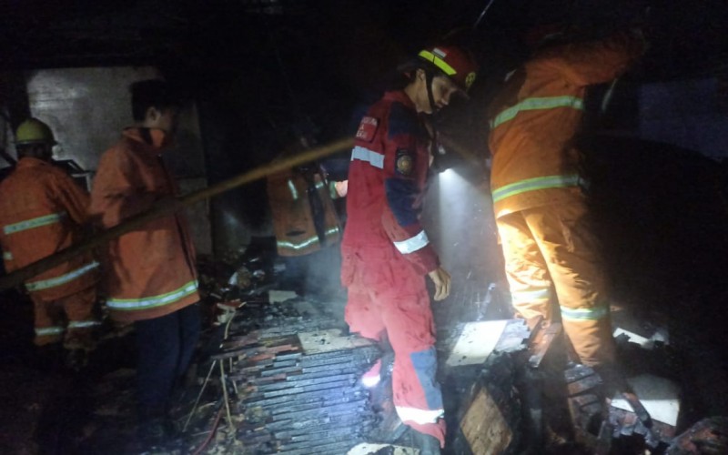 Pabrik Kerajinan Mainan Kayu di Bogor Terbakar
