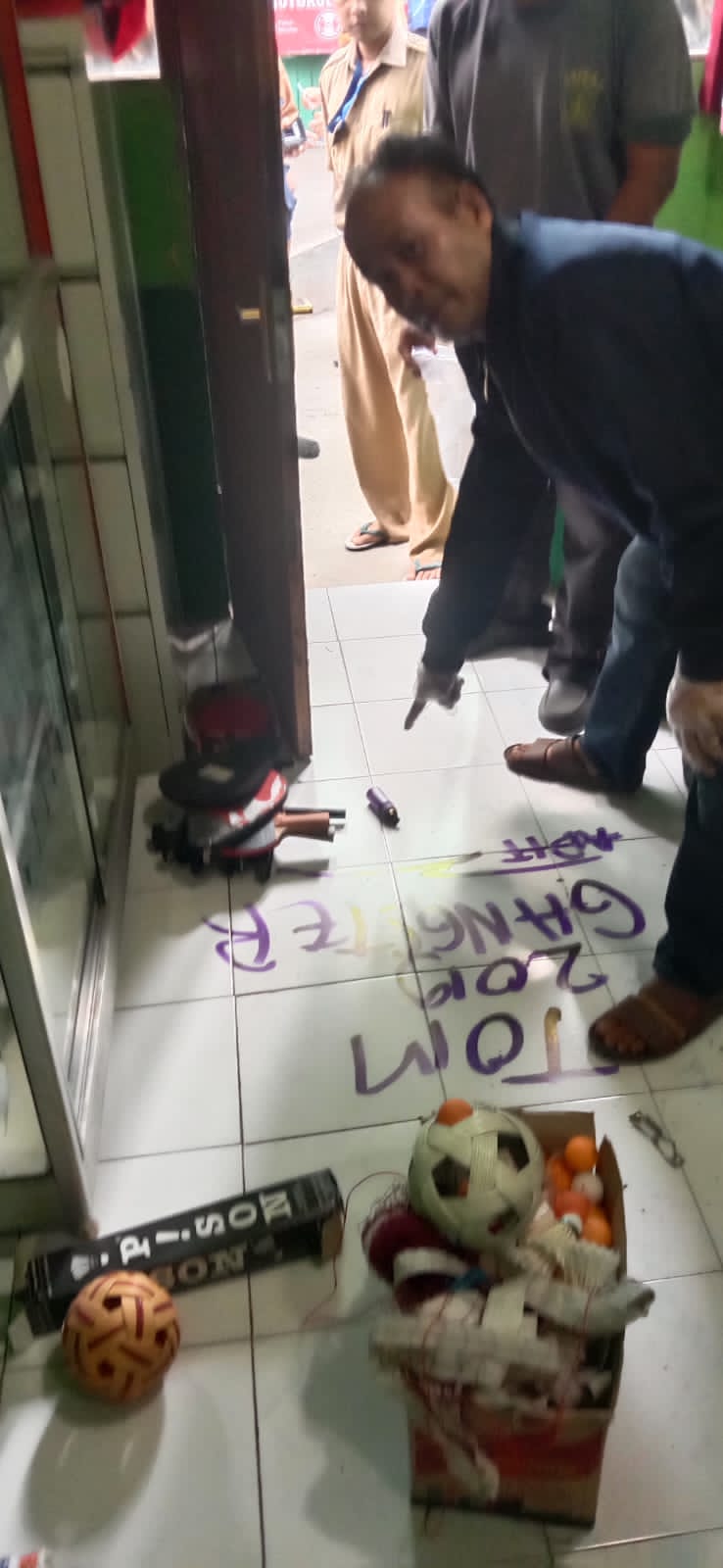 SDN 04 Cihideung Ilir Dibobol Pencuri, Ada Tulisan TOM 2019 Gangster