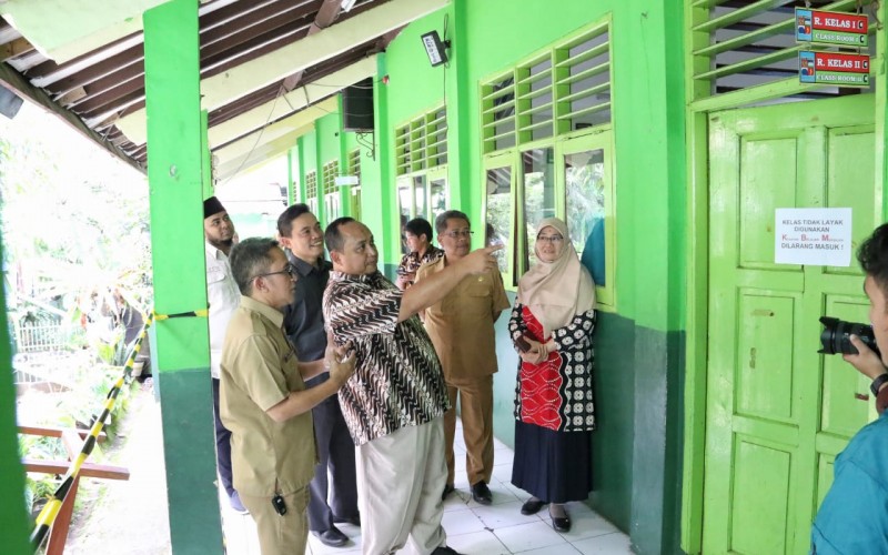 DPRD Kota Bogor Tinjau Kondisi SDN 9 Bantarjati, Minta Pemkot Maksimalkan Anggaran Untuk Perbaikan