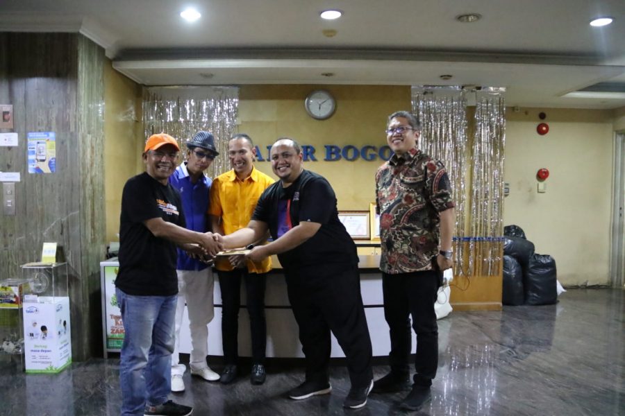 Peduli Korban Cianjur, DPRD Kota Bogor Salurkan Bantuan Melalui PWI dan Gerakan Anak Negeri