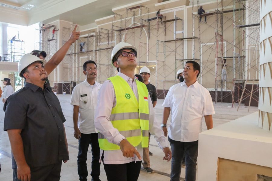 Tinjau Masjid Agung, Atang Minta Pekerjaan Perhatikan Kualitas dan Selesai Tepat Waktu