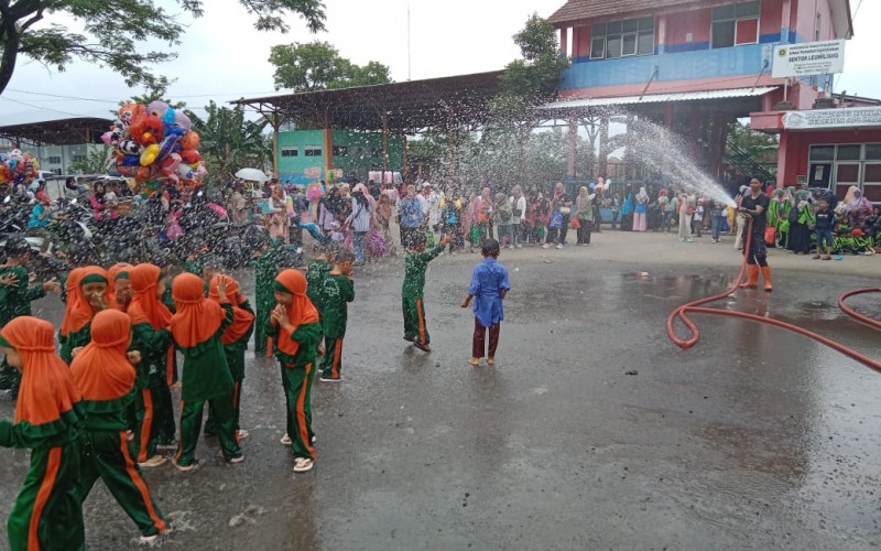 Puluhan Siswa PAUD Diwilayah Bogor Barat Ikuti Simulasi Penanggulangan Kebakaran
