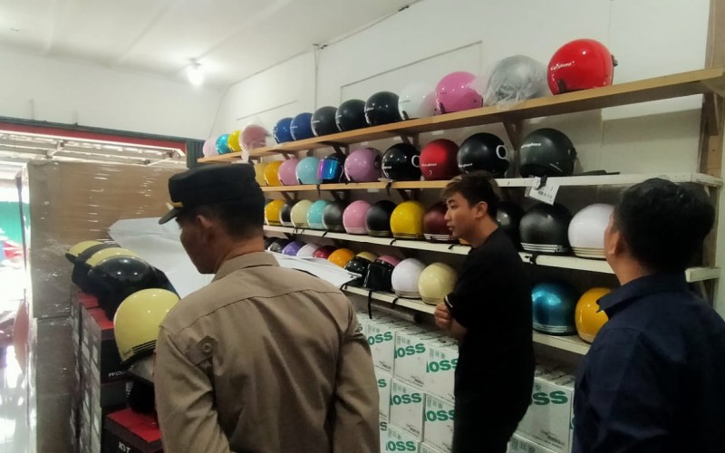 Toko Helm di Bogor Dibobol Maling, Kerugian Puluhan Juta Rupiah)
