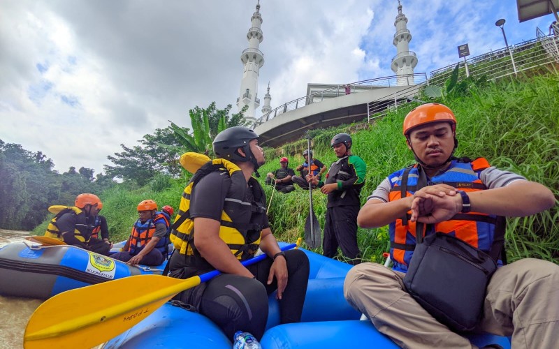 Tirta Kahuripan Petakan Potensi Pencemaran Sungai Cikeas