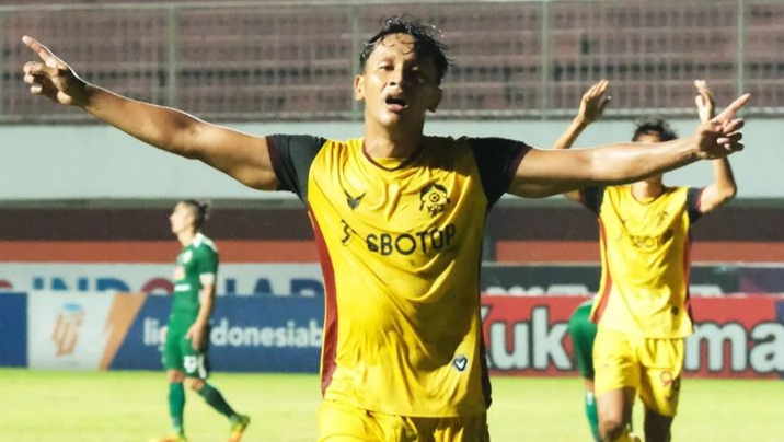 Tim Tamu Persikabo 1973 Taklukkan PSS Sleman Dengan Skor 2-1.