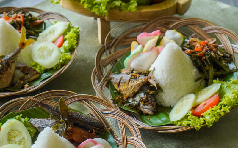 Tradisi Cucurak Dengan Berwisata Kuliner di Kebun Raya Bogor