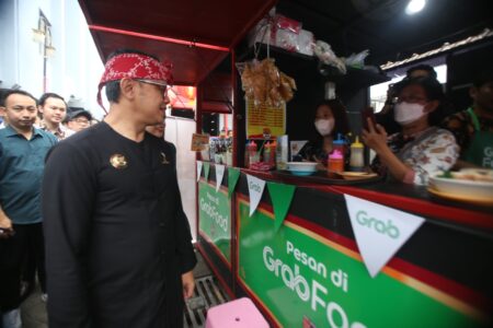 Bima Arya Launcing Pusat Kuliner Legend Rangga Gading, Pesan Makanan Bisa Tinggal Klik
