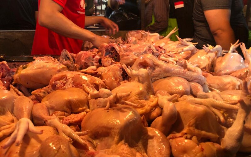 Jelang Ramadan, Penjual Ayam di Cibinong Kebanjiran Pembeli Sehari Sampai Dua Kwintal Terjual