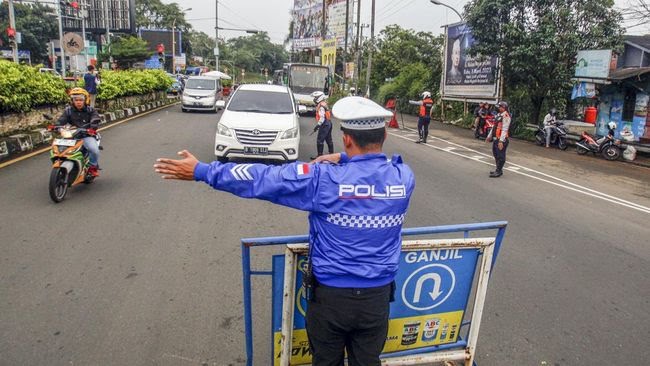 Polres Bogor Berlakukan Ganjil Genap di Kawasan Puncak, Banyak Kendaraan Diputar Balik