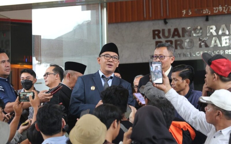 Ini Penjelasan Plt Bupati Bogor Adanya Keterlambatan Gaji Staf Desa dan Kades