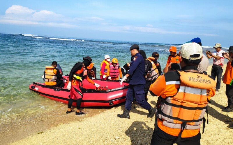 Rifky Korban Terseret Ombak Ditemukan Sekitar 150 Meter dari Bibir Pantai Sukabumi