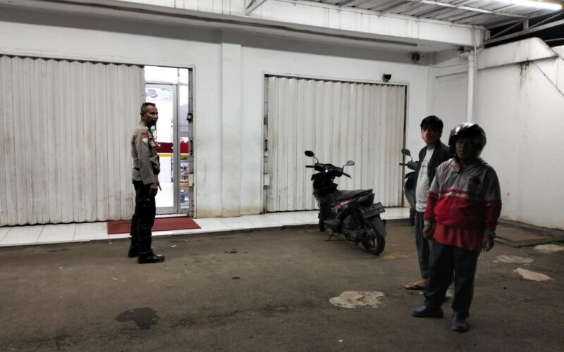 Perampok Satroni Minimarket di Cibinong, Uang Puluhan Juta Raib