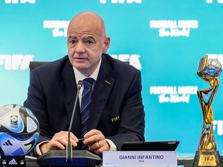 Gagal sebagai tuan rumah Piala Dunia U-20 2023, FIFA mencoret Indonesia karena “situasi terkini”.