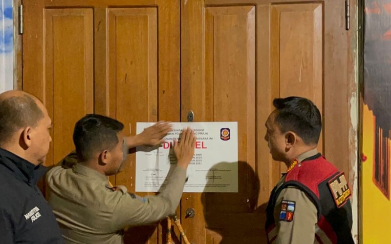 Nekad Beroperasi di Bulan Ramadan, Satpol PP Kota Bogor Segel THM Charlie Launge di Bogor