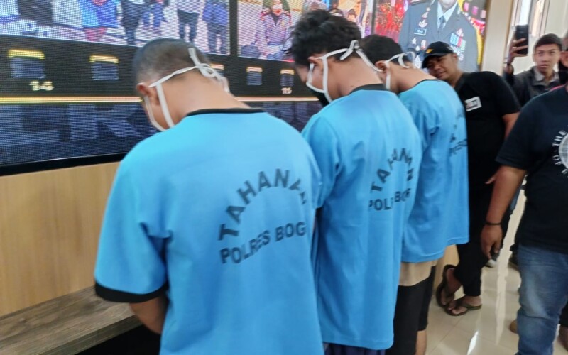 Polisi Tangkap Perampok Taksi Online di Tol Jagorawi, Begini Kronologinya