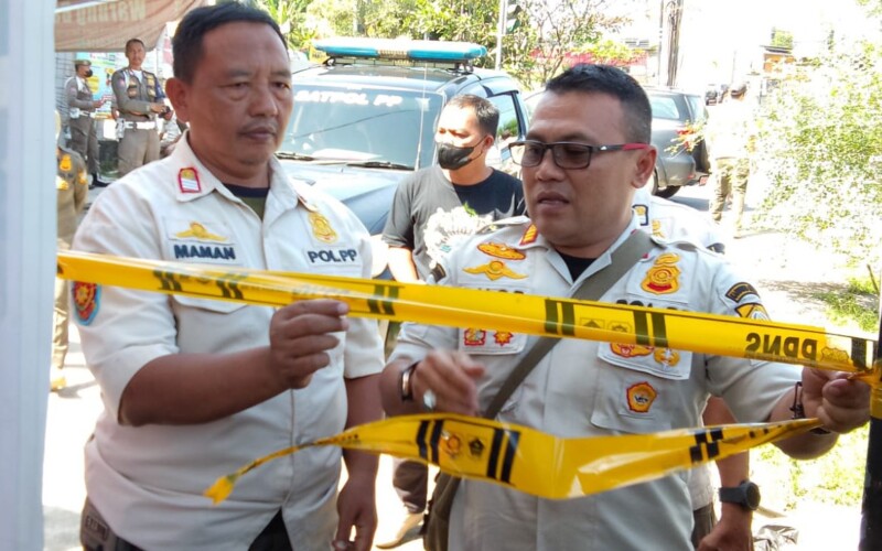 Sejumlah Panti Pijat di Kecamatan Cibinong Disegel Satpol PP