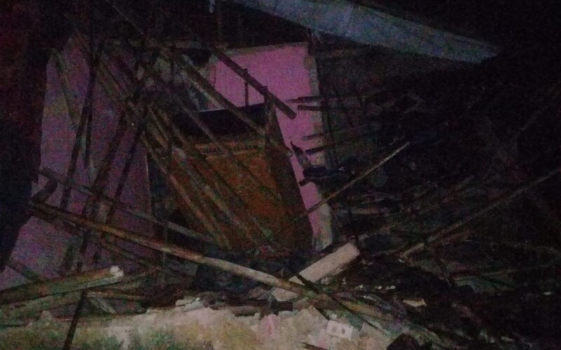 Akibat Diguyur Hujan Deras, Rumah Warga Ambruk di Karacak Leuwiliang