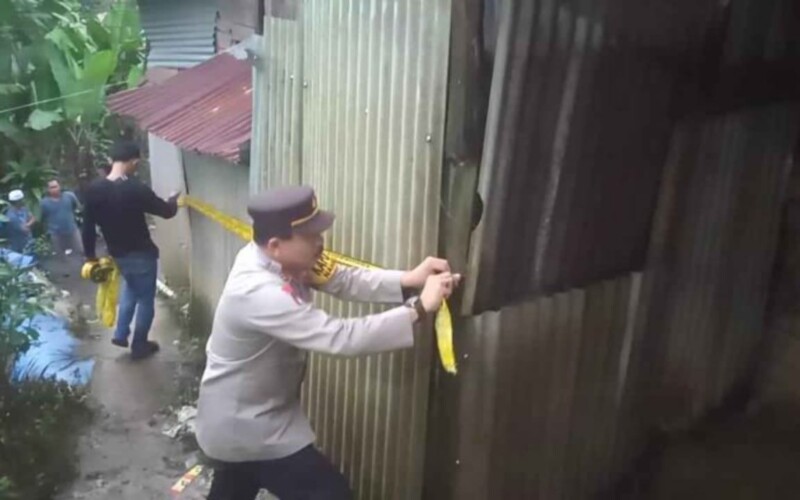 Diduga Tempat Pengolahan Emas Ilegal, Polsek Nanggung Police Line Bangunan